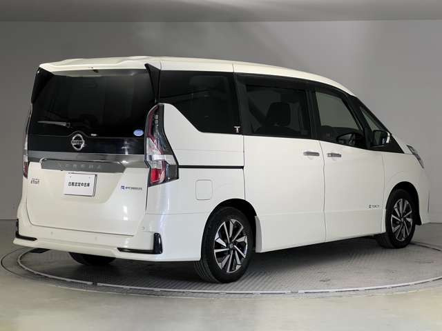 セレナ1.2 e-POWER ハイウェイスターV