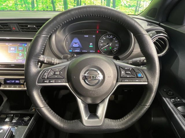 �y�����v�����X�e�A�����O�z�㎿�Ȋv���g�p���邱�ƂŁA��ɂ����������݂ƂĂ��^�]���₷���n���h���ł���