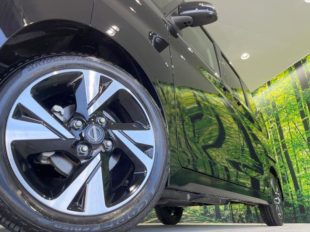 �y����15�C���`�A���~�z�C�[���z�O�ςɃ}�b�`���������A���~�z�C�[���𑕒����Ă���܂��B�e��ЊO�A���~�z�C�[����A�X�^�b�h���X�^�C�����戵�����Ă���܂��B���񂲑��k����������