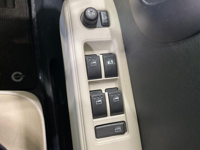 �y�d���i�[�~���[�z�T�C�h�~���[�͓d���i�[���ƂȂ��Ă���A�������ԏ�ł��L�Y�������X�N��}�����܂��B