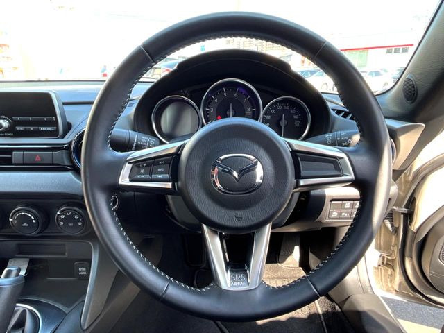 �y�����v�����X�e�A�����O�z�㎿�Ȋv���g�p���邱�ƂŁA��ɂ����������݂ƂĂ��^�]���₷���n���h���ł���