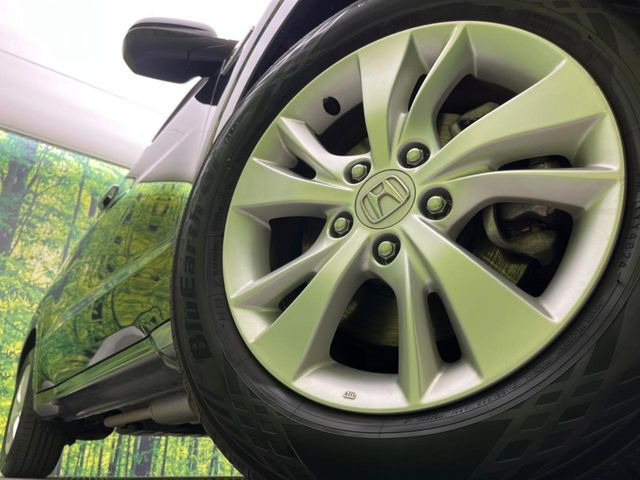 �y����16�C���`�A���~�z�C�[���z�O�ςɃ}�b�`���������A���~�z�C�[���𑕒����Ă���܂��B�e��ЊO�A���~�z�C�[����A�X�^�b�h���X�^�C�����戵�����Ă���܂��B���񂲑��k����������