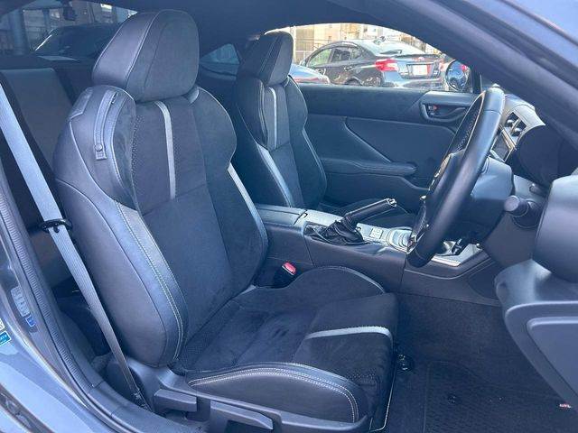 �y�n�[�t���U�[�V�[�g�z�������ƍ���S�n�𗼗������l�C�̃V�[�g���w�ʁE���ʂ̓X�G�[�h���ƂȂ��Ă���A���G��⊊��ɂ����ɗD��Ă��܂��B�C���╞���ɍ��E���ꂸ���K�ɂ���肢�������܂��B