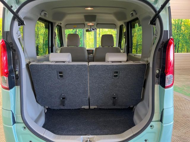 ���i�̂���������ʋ΁A���}���ɏ\���ȉ׎��X�y�[�X���m�ۂ��Ă���܂��B�Z�J���h�V�[�g��|���ƁA�傫�ȉו��̐ύڂ��\�ł���