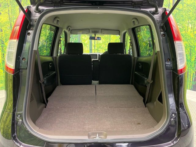 ���i�̂���������ʋ΁A���}���ɏ\���ȉ׎��X�y�[�X���m�ۂ��Ă���܂��B�Z�J���h�V�[�g��|���ƁA�傫�ȉו��̐ύڂ��\�ł���