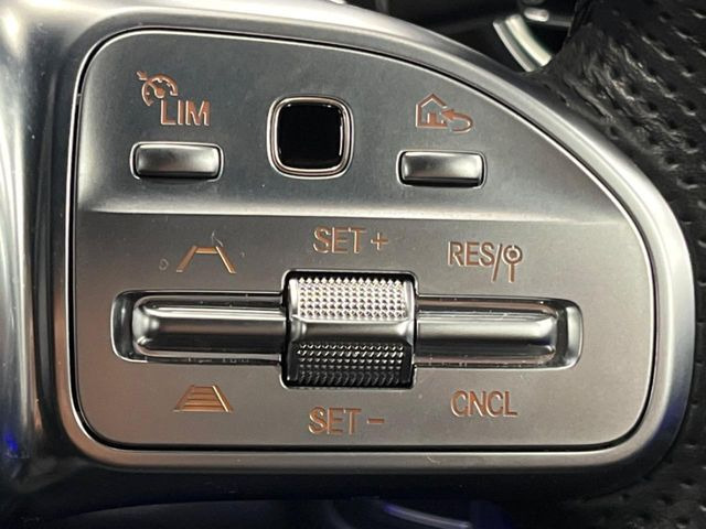 ���f�B�X�^���X�p�C���b�g�f�B�X�g���j�b�N:�s�s�A�x�O�A�������H�Ȃǂ̑��s���ɁA�X�e���I�}���`�p�[�p�X�J�����ƃ��[�_�[�Z���T�[�ɂ��A�O���Ԃ�F�����đ��x�ɉ������Ԋԋ������ێ����鎟����̃N���R��!