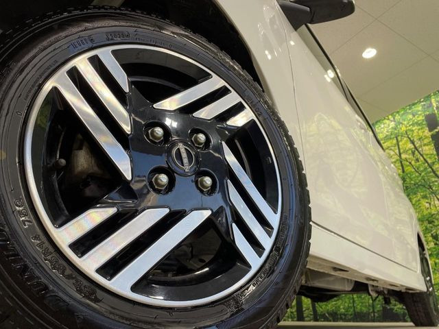 �y�����A���~�z�C�[���z�O�ςɃ}�b�`���������A���~�z�C�[���𑕒����Ă���܂��B�e��ЊO�A���~�z�C�[����A�X�^�b�h���X�^�C�����戵�����Ă���܂��B���񂲑��k����������