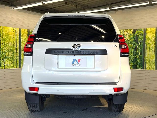 安心の最長10年・走行無制限保証(有償)をご用意。保証内容も充実はもちろん、無料点検&オイル交換や、年中無休の全国・24時間ロードサービスも付帯されておりますのでご安心下さい。