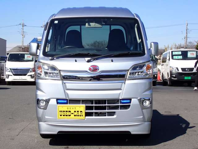 .埼玉県内で3店舗展開 本店 ミニバン〜MT車 セダン等 在庫50台 川越店 4WD・SUV専門店 在庫50台 グループ在庫150台以上