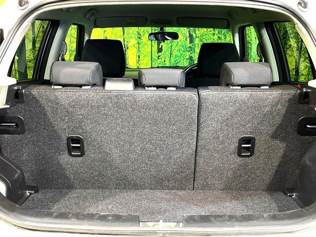 ���i�̂���������ʋ΁A���}���ɏ\���ȉ׎��X�y�[�X���m�ۂ��Ă���܂��B�Z�J���h�V�[�g��|���ƁA�傫�ȉו��̐ύڂ��\�ł���