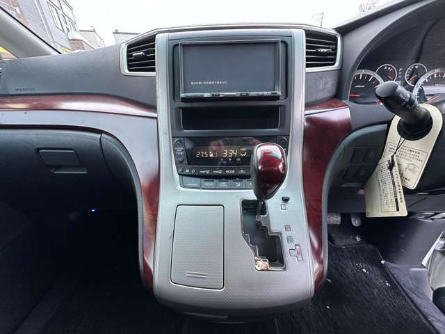 �i�r�������A�[���������y�E�f���������y���݂��������B