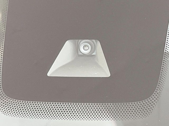 �y�G�}�[�W�F���V�[�u���[�L�z���s���ɑO���̎ԗ�����F�����A�Փ˂������Ȏ��͌x��ƃu���[�L�ŏՓˉ���Ɣ�Q�y�����A�V�X�g�B�����S�Ƀh���C�u�����y���݂��������܂��B