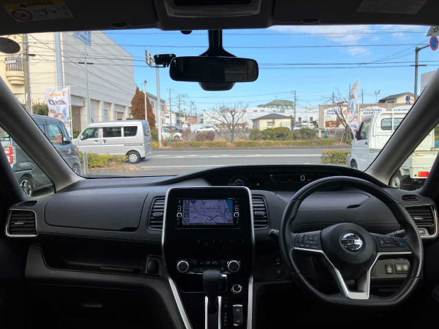 セレナ2.0 ハイウェイスター プロパイロット エディション