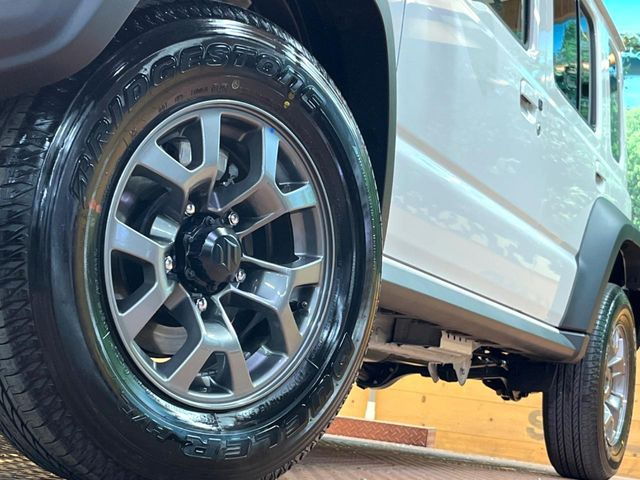 �y����15�C���`�A���~�z�C�[���z�O�ςɃ}�b�`���������A���~�z�C�[���𑕒����Ă���܂��B�e��ЊO�A���~�z�C�[����A�X�^�b�h���X�^�C�����戵�����Ă���܂��B���񂲑��k����������