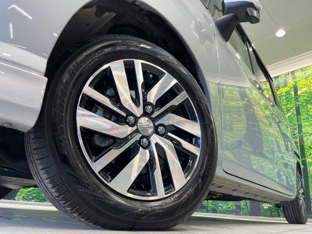 �y����14�C���`�A���~�z�C�[���z�O�ςɃ}�b�`���������A���~�z�C�[���𑕒����Ă���܂��B�e��ЊO�A���~�z�C�[����A�X�^�b�h���X�^�C�����戵�����Ă���܂��B���񂲑��k����������