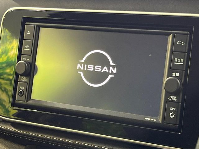 �y����8�^�i�r�z�l�C�̏����i�r�𑕔��B�I�[�f�B�I�@�\���[�����Ă���ABluetooth�ڑ�����΂������̃X�}�z��MP3�v���C���[�̉��y���Đ��\!�����̉^�]������Ɋy�����Ȃ�܂�!!