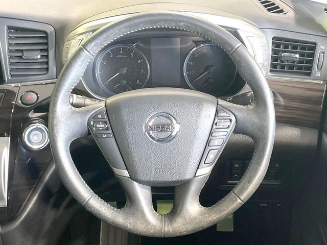 �y�����v�����X�e�A�����O�z�㎿�Ȋv���g�p���邱�ƂŁA��ɂ����������݂ƂĂ��^�]���₷���n���h���ł���