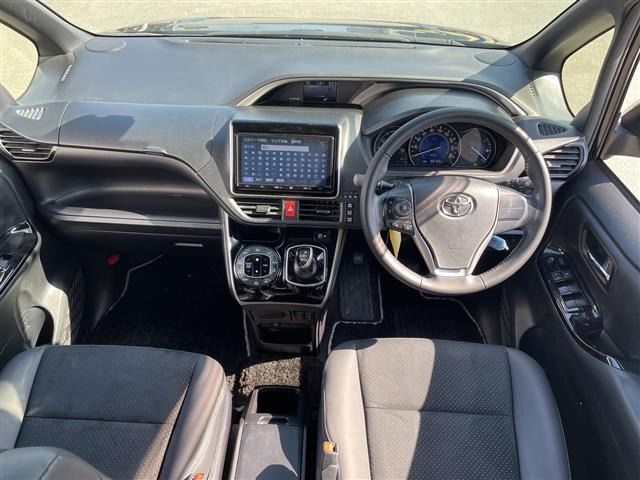 ヴォクシー1.8 ハイブリッド ZS 煌III