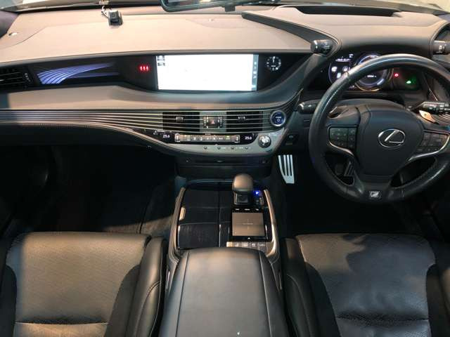 LS500h Fスポーツ 4WD