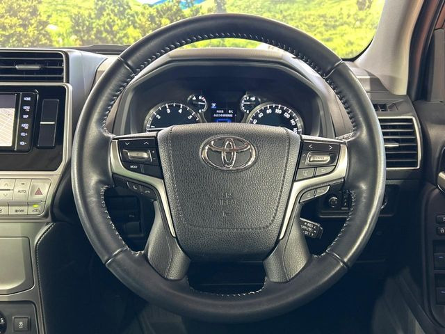 �y�����v�����X�e�A�����O�z�㎿�Ȋv���g�p���邱�ƂŁA��ɂ����������݂ƂĂ��^�]���₷���n���h���ł���