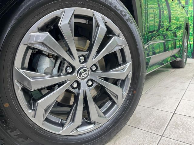 �y����18�C���`�A���~�z�C�[���z�O�ςɃ}�b�`���������A���~�z�C�[���𑕒����Ă���܂��B�e��ЊO�A���~�z�C�[����A�X�^�b�h���X�^�C�����戵�����Ă���܂��B���񂲑��k����������