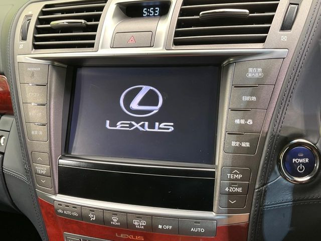 �y���[�J�[�����i�r�z�C���e���A�ɗn�����ރX�^�C���b�V���ȁu��p�݌v�v���[�J�[�i�r�𑕔��􎋔F���⑀�쐫�ȂǊ�{���\�ɂ��D��A���㎿�ȃJ�[���C�t�����y���݂��������܂��B