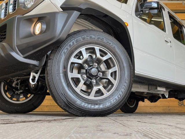 �y����15�C���`�A���~�z�C�[���z�O�ςɃ}�b�`���������A���~�z�C�[���𑕒����Ă���܂��B�e��ЊO�A���~�z�C�[����A�X�^�b�h���X�^�C�����戵�����Ă���܂��B���񂲑��k����������