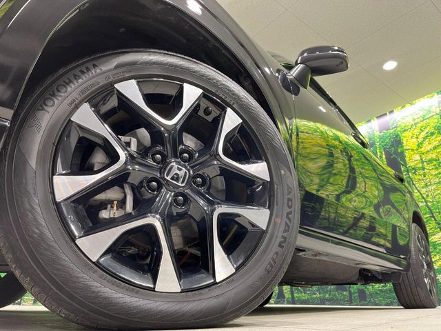 �y����18�C���`�A���~�z�C�[���z�O�ςɃ}�b�`���������A���~�z�C�[���𑕒����Ă���܂��B�e��ЊO�A���~�z�C�[����A�X�^�b�h���X�^�C�����戵�����Ă���܂��B���񂲑��k����������