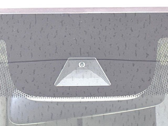 �y�z���_�Z���V���O�z���s���ɑO���̎ԗ�����F�����A�Փ˂������Ȏ��͌x��ƃu���[�L�ŏՓˉ���Ɣ�Q�y�����A�V�X�g�B�����S�Ƀh���C�u�����y���݂��������܂��B