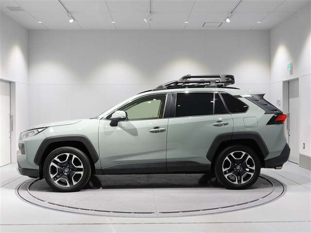 RAV42.0 アドベンチャー 4WD