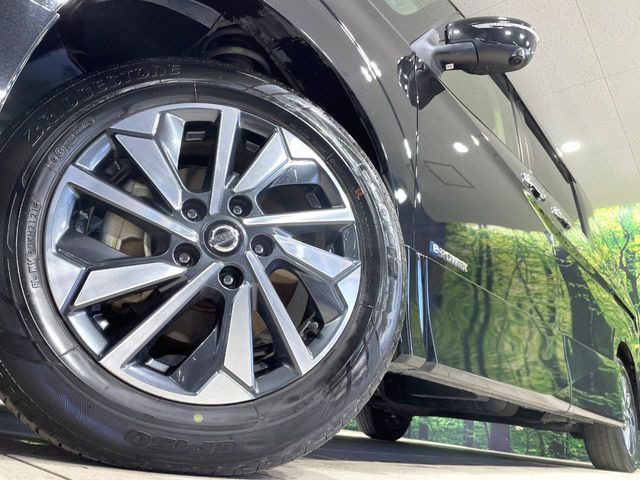 �y����16�C���`�A���~�z�C�[���z�O�ςɃ}�b�`���������A���~�z�C�[���𑕒����Ă���܂��B�e��ЊO�A���~�z�C�[����A�X�^�b�h���X�^�C�����戵�����Ă���܂��B���񂲑��k����������