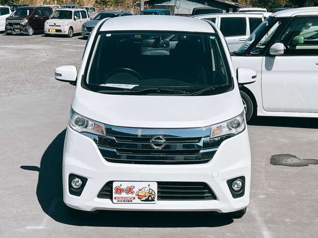 お客様のご予算帯に合わせたお車を常時100台以上取り揃えています!当社のスタッフがお客様のお車選びをしっかりサポートしご提案させていただきます!