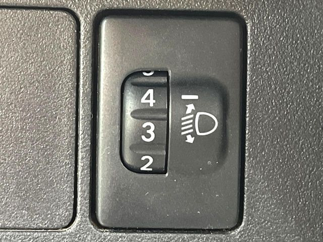 �w�b�h���C�g�̊p�x�𒲐߉\!