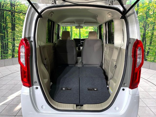 ���i�̂���������ʋ΁A���}���ɏ\���ȉ׎��X�y�[�X���m�ۂ��Ă���܂��B�Z�J���h�V�[�g��|���ƁA�傫�ȉו��̐ύڂ��\�ł���