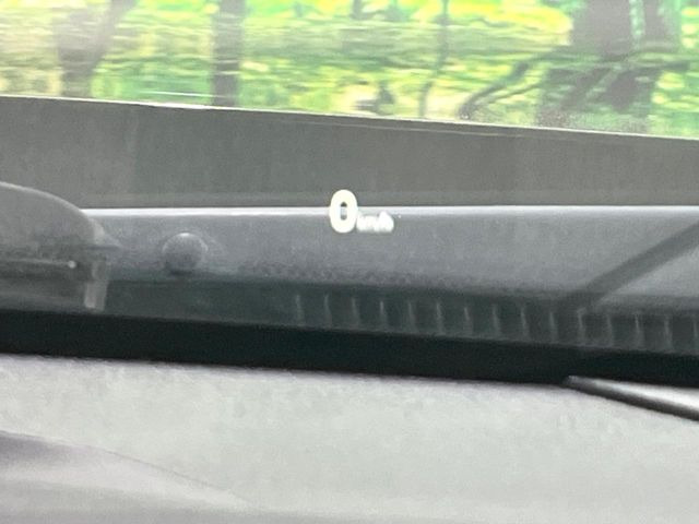 �y�w�b�h�A�b�v�f�B�X�v���C�z���݂̑��x�⑖�s�����f�W�^���\���ŉ^�]�ȑO���̃K���X�ɓ��e!�^�]���A�ڐ������炳���K�v�ȏ����m�F�ł���̂łƂ��Ă��֗��ň��S!