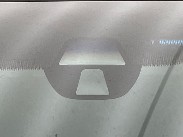 �y�z���_�Z���V���O�z���s���ɑO���̎ԗ�����F�����A�Փ˂������Ȏ��͌x��ƃu���[�L�ŏՓˉ���Ɣ�Q�y�����A�V�X�g�B�����S�Ƀh���C�u�����y���݂��������܂��B