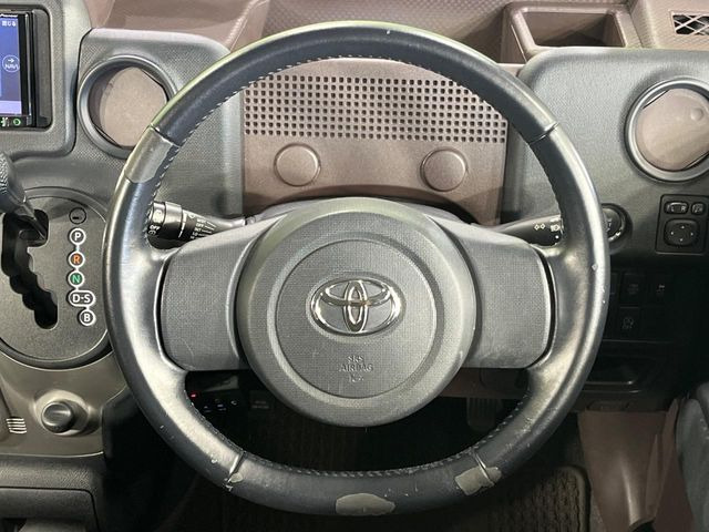 �y�����v�����X�e�A�����O�z�㎿�Ȋv���g�p���邱�ƂŁA��ɂ����������݂ƂĂ��^�]���₷���n���h���ł���