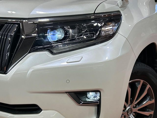 �yLED�w�b�h���C�g�z���V����ԑ��s�����ǍD�Ȏ��E���m�ۂ����S���ĉ^�]�ł��鍂�P�xLED�w�b�h���C�g�𑕔�!�_�����x�������A����d�͂��}�����Ă��܂��B