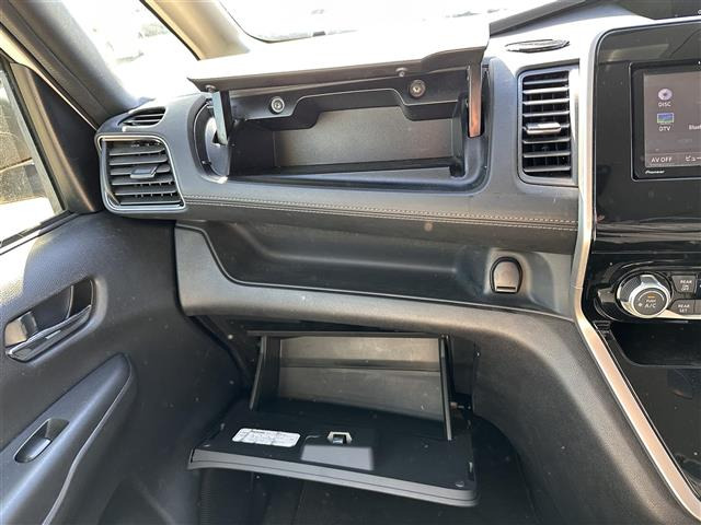 セレナ2.0 ハイウェイスター Vセレクション