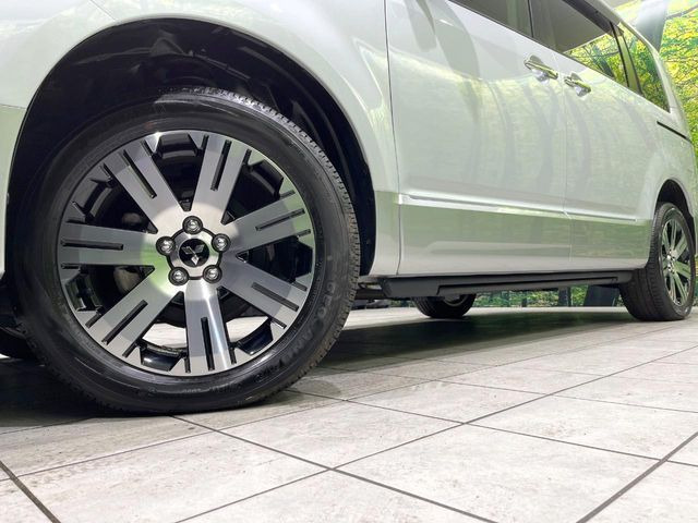 �y����18�C���`�A���~�z�C�[���z�O�ςɃ}�b�`���������A���~�z�C�[���𑕒����Ă���܂��B�e��ЊO�A���~�z�C�[����A�X�^�b�h���X�^�C�����戵�����Ă���܂��B���񂲑��k����������