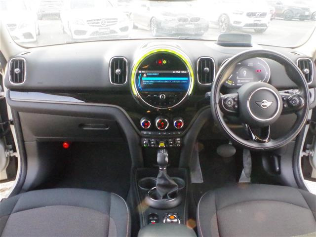 ミニクロスオーバークーパー S E オール4 4WD