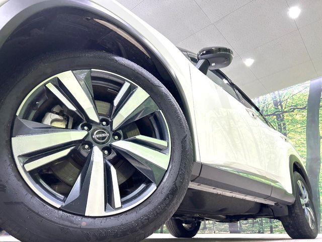 �y����19�C���`�A���~�z�C�[���z�O�ςɃ}�b�`���������A���~�z�C�[���𑕒����Ă���܂��B�e��ЊO�A���~�z�C�[����A�X�^�b�h���X�^�C�����戵�����Ă���܂��B���񂲑��k����������