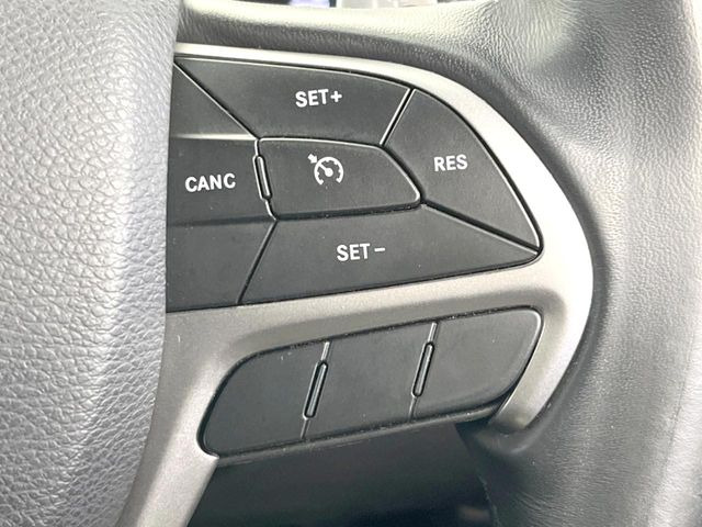 ���I�[�g�N���[�Y�R���g���[��:�������H�⎩���Ԑ�p���H���ɂāA�葬���q���\�ƂȂ�֗��ȋ@�\�ł��B�������ړ��̍ۂł����ɂ����֗��ɂ��g�����������܂���