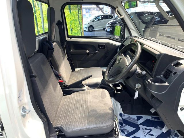 �^�]�ȃV�[�g���͎g�p�������Ȃ��A�ǍD�ȏ�ԂƂȂ��Ă��܂��B���J�Ɏg���Ă������Ƃ��悭�킩��܂��ˁB