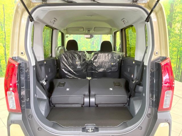 普段のお買い物や通勤、送迎等に十分な荷室スペースを確保しております。セカンドシートを倒すと、大きな荷物の積載も可能です♪