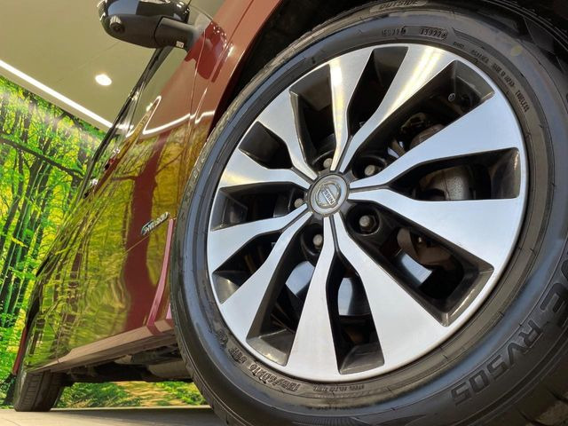 �y����16�C���`�A���~�z�C�[���z�O�ςɃ}�b�`���������A���~�z�C�[���𑕒����Ă���܂��B�e��ЊO�A���~�z�C�[����A�X�^�b�h���X�^�C�����戵�����Ă���܂��B���񂲑��k����������