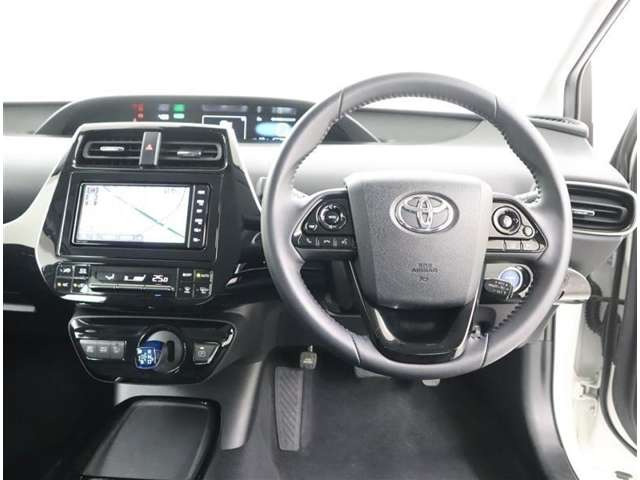 プリウス1.8 A E-Four 4WD