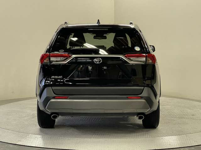 マフラーカッター取付から社外マフラー取付まで可能です!普通では物足りない方はお気軽にお尋ねください!!