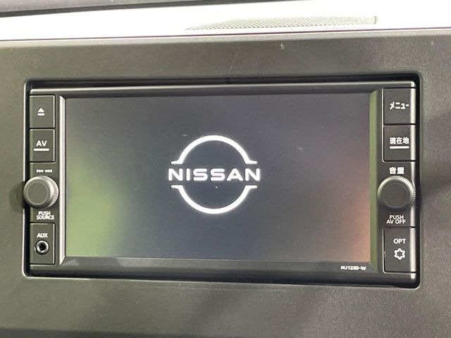 �y�����i�r�z�l�C�̏����i�r�𑕔����Ă���܂��B�i�r�̎g���₷���͂������A�I�[�f�B�I�@�\���[��!�L�����v�◷�s�͂������A�ʋ΂┃�����ȂǕ��i�̃h���C�u���y�����Ȃ�͂���