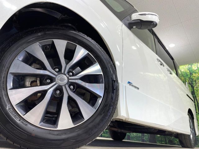 �y����16�C���`�A���~�z�C�[���z�O�ςɃ}�b�`���������A���~�z�C�[���𑕒����Ă���܂��B�e��ЊO�A���~�z�C�[����A�X�^�b�h���X�^�C�����戵�����Ă���܂��B���񂲑��k����������